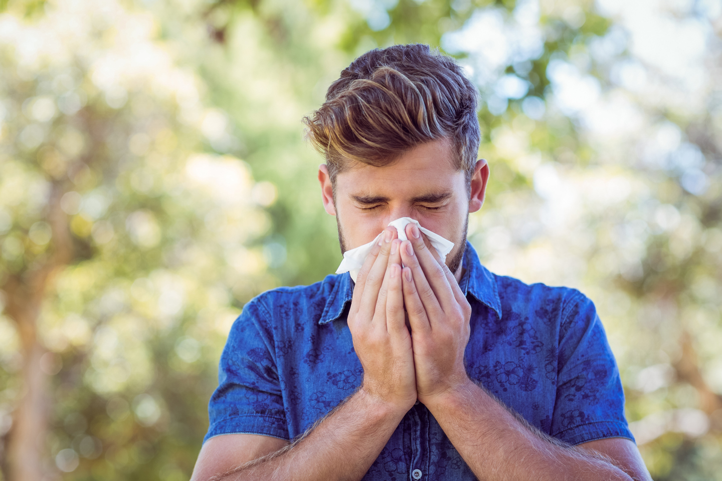 jak sobie radzić z letnimi alergenami