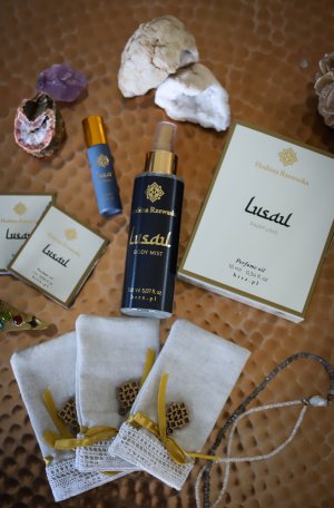 Test redakcyjny perfum arabskich w olejku Lusail i Katara marki Hrabina Rzewuska
