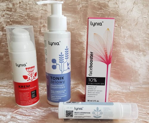 Test redakcyjny zestawu dermokosmetyków Lynia dedykowanego cerze tłustej, z problemem nadmiernego nawarstwiania się naskórka w strefie „T”. Pierwsze oznaki starzenia się. Skóra w okolicy oczu wiotka i odwodniona.