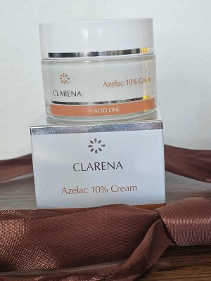 Test kremu z 10% kwasem azelainowym marki Clarena