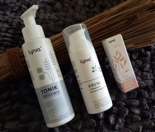 Test redakcyjny zestawu dermokosmetyków Lynia dla cery mocno przesuszającej się, wrażliwej, skłonnej do wyprysków z objawami łuszczycy